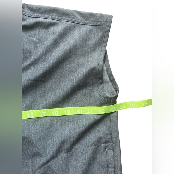 Ladies Figs Oversized Cap Sleeve Scrub Top, Size Small Heathered Gray - Picture 5 of 6